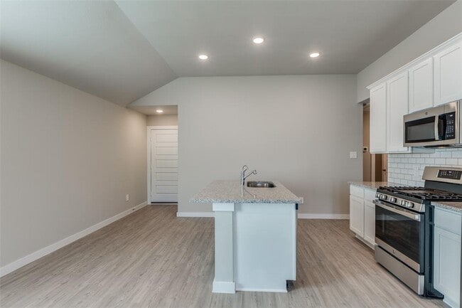 Building Photo - 925 Oak Mist Ln