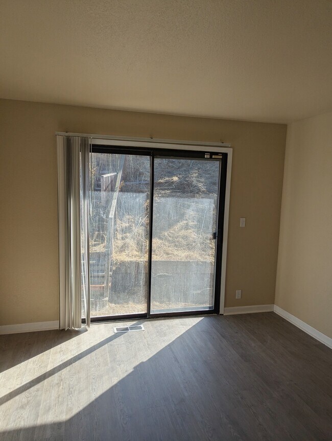 Building Photo - 236 Toledo Ct