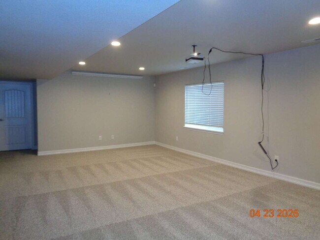 Building Photo - Lorson Ranch beauty