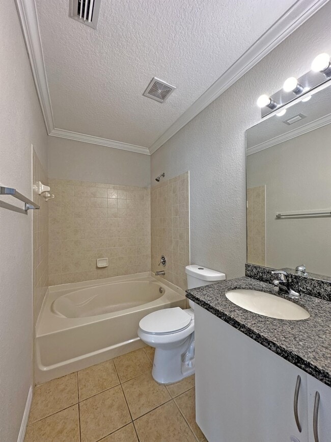 Building Photo - 140 SW Peacock Blvd