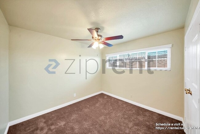 Building Photo - 9226 Palm St