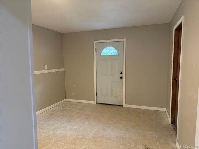 Building Photo - 377 NY-284