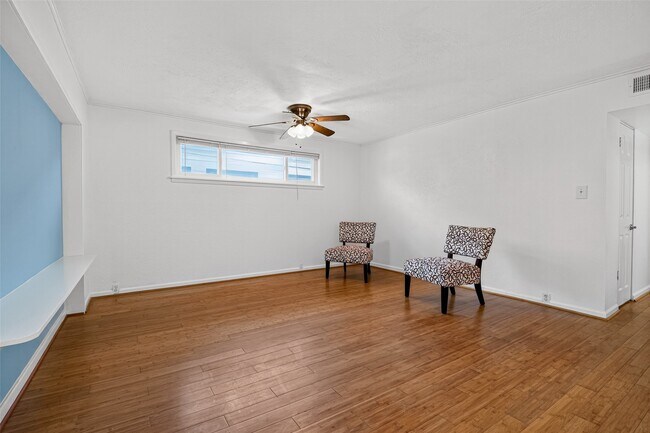 Building Photo - 3271 Sul Ross St