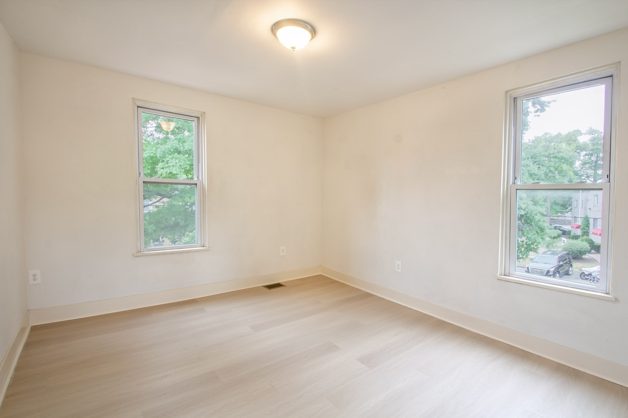 Building Photo - 328 Franklin Ave