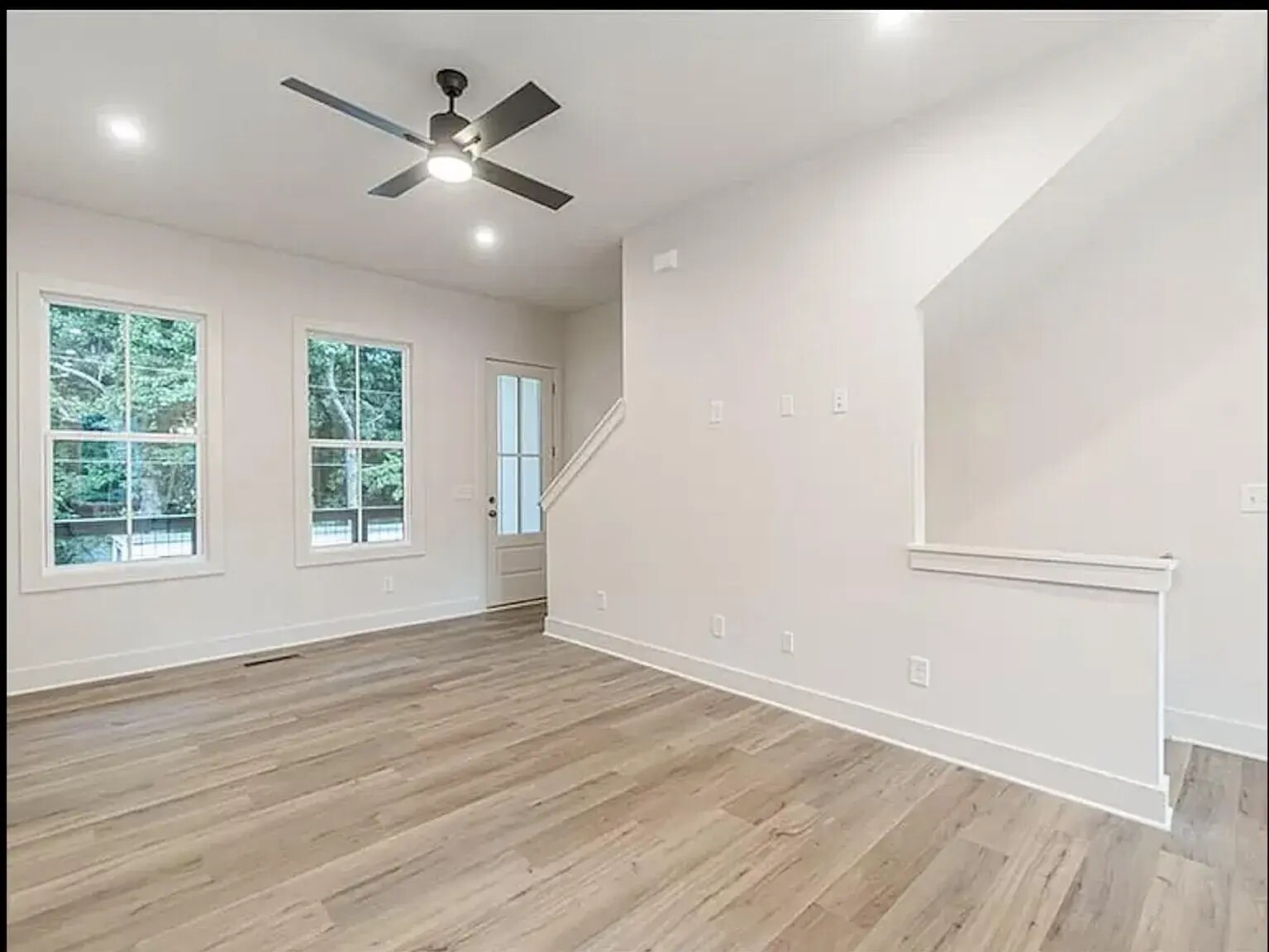 Building Photo - 912 Spencer Ave