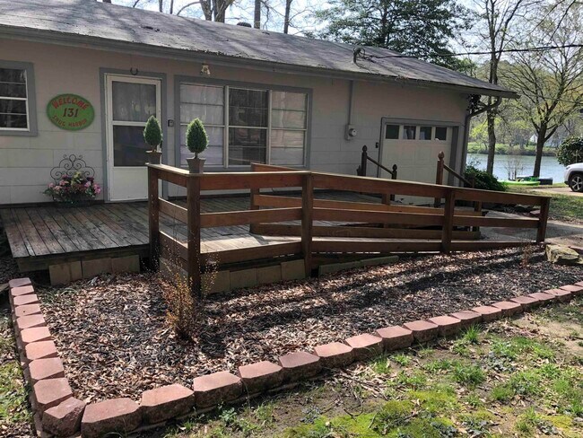 Building Photo - 131 Snug Harbor Cir