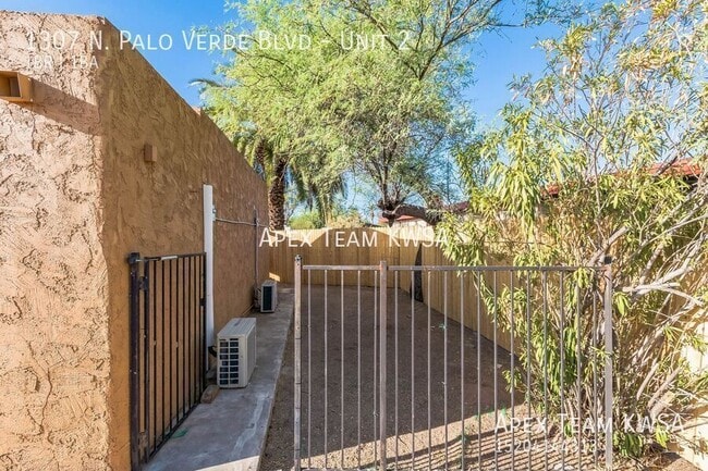 Building Photo - 1307 N Palo Verde Blvd