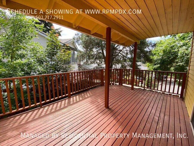 Building Photo - 7950 SW 135th Ave