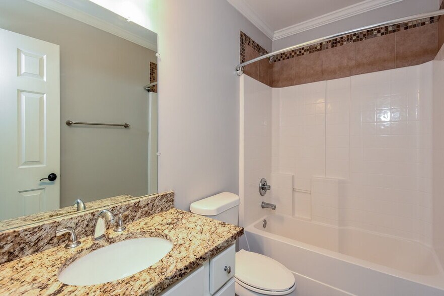 Building Photo - 6176 Mulberry Park Dr