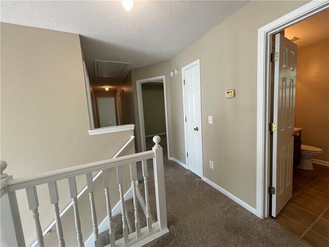 Building Photo - 2054 Mulberry Ln