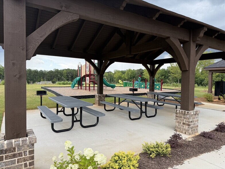 Building Photo - 2 Cantrell Dr