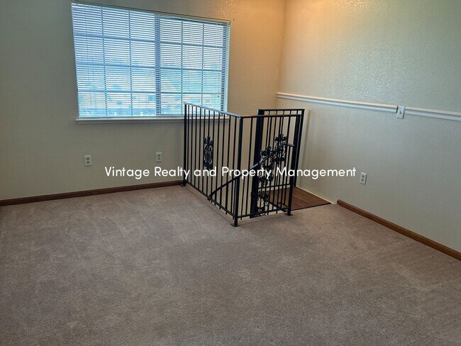 Building Photo - Available Soon!! Extra Big 5 Bedroom Country Home That You Have To See!!!