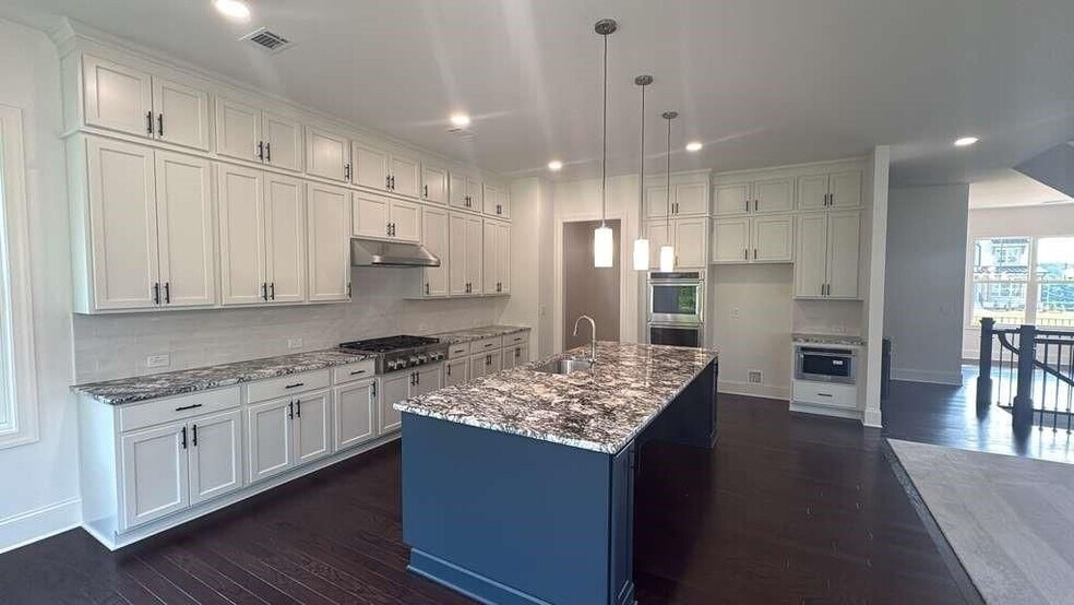 Building Photo - 5365 Travers Ln