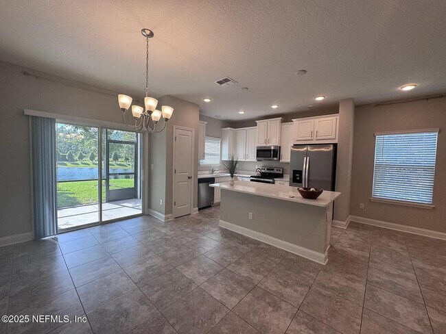 Building Photo - 13952 Sterely Ct N