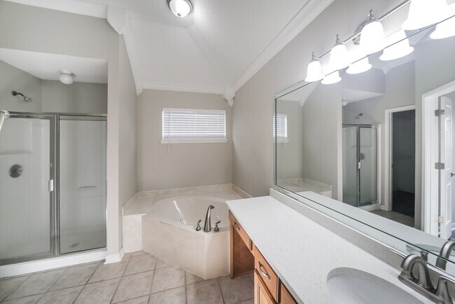 Building Photo - 9886 Stage Run Dr