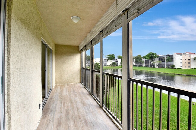 Building Photo - 14360 Strathmore Ln