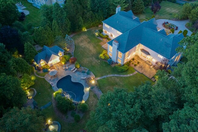 Building Photo - 51 Chestnut Ridge Rd