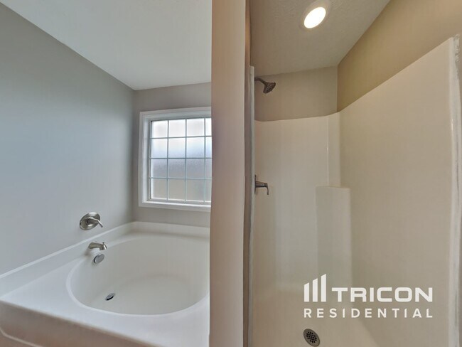 Building Photo - 3508 Oak Creek Dr