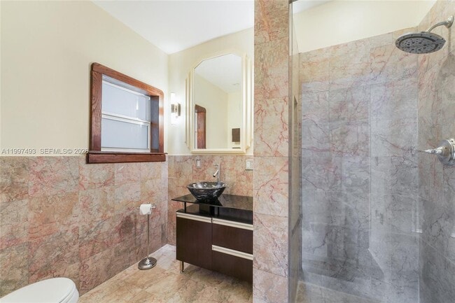 Building Photo - 521 NE 74th St