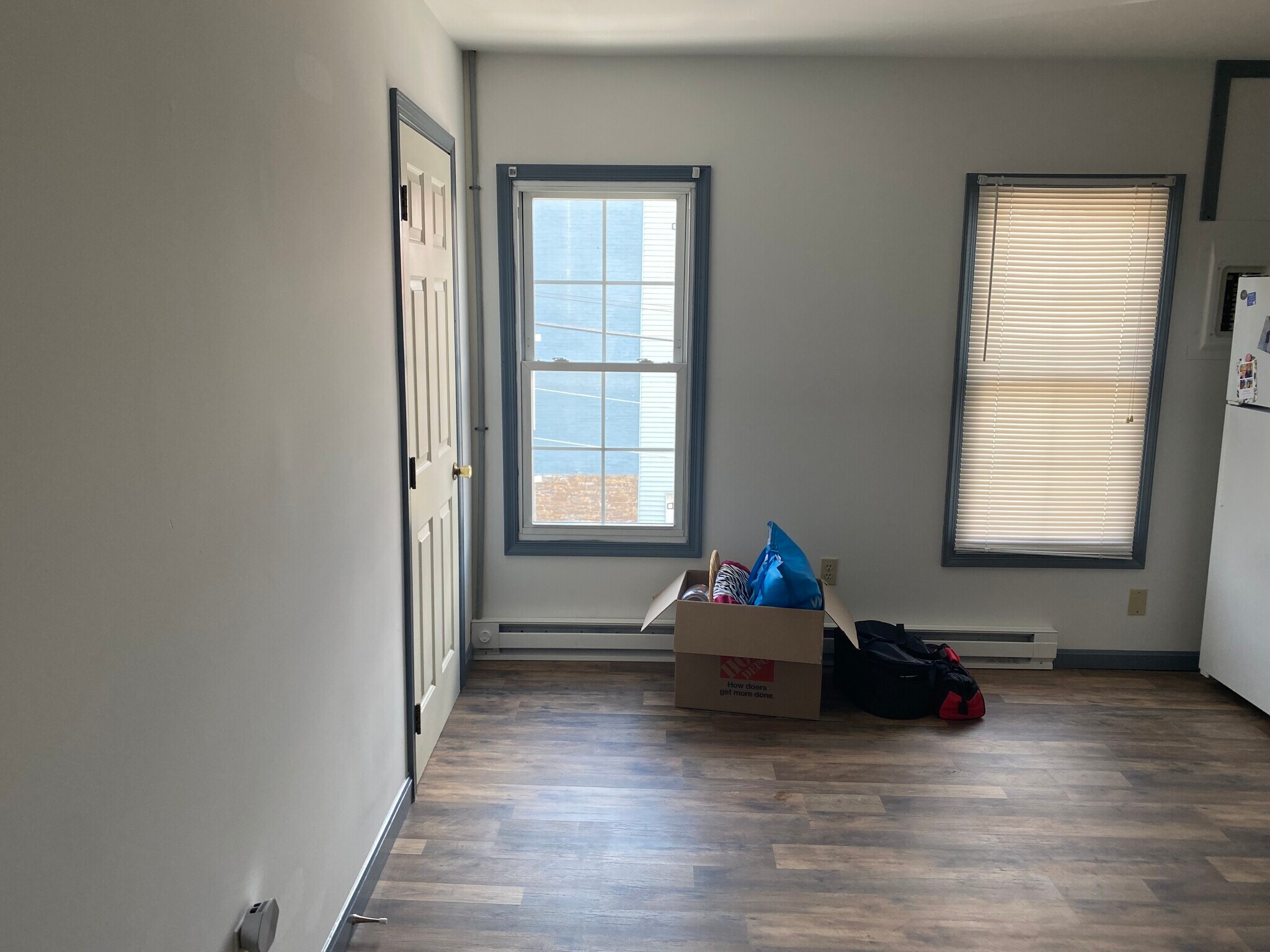 Building Photo - 162-201 E Front St