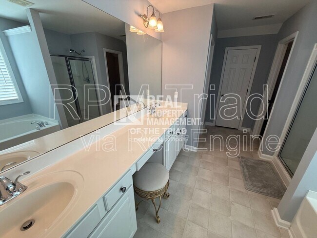 Building Photo - 1538 Castle Way