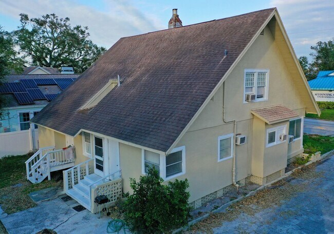 Building Photo - 612 26th St W