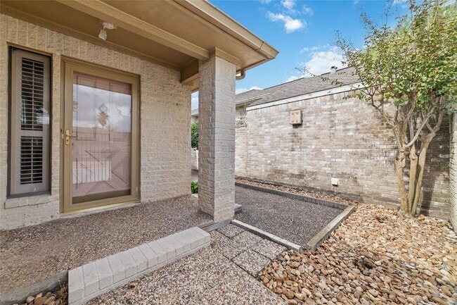 Building Photo - 214 Brocket Pl
