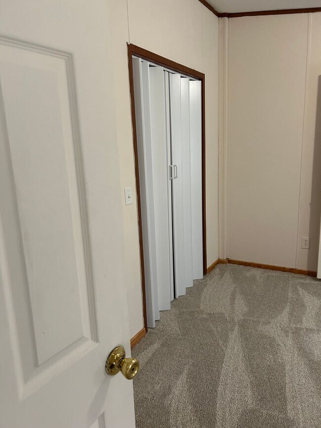 Building Photo - 3-Bedroom/ 2-Bath-Mobile Home on Private P...