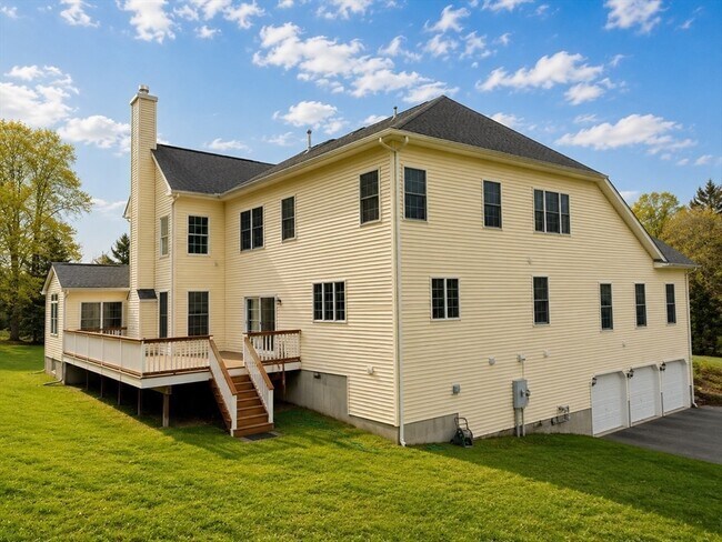 Building Photo - 4 Summit Way