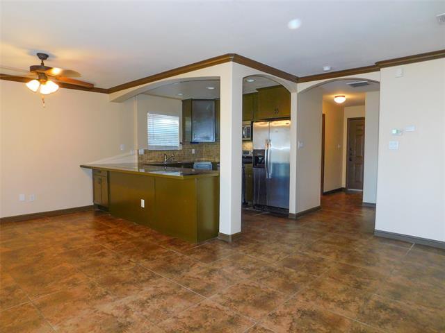 Building Photo - 558 Jay St