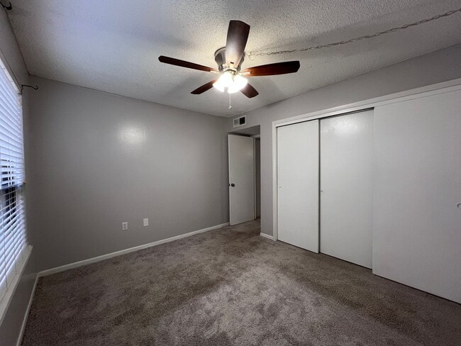 Building Photo - PRICE REDUCED!  Stylish 2 BR 2 BA Condo w/ Modern Amenities & Prime Parking!