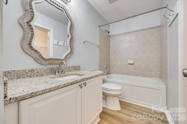 Building Photo - 2052 Shady Pond Dr