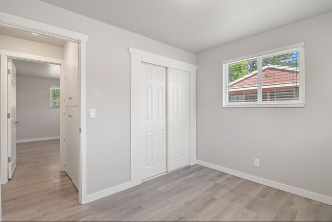 Building Photo - Kiene Donjean