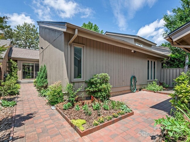 Building Photo - 5110 Dunes Ct