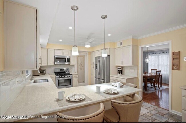 Building Photo - 5 Shepherds Way