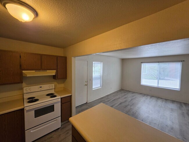 Building Photo - 1200 S Riordan Ranch St