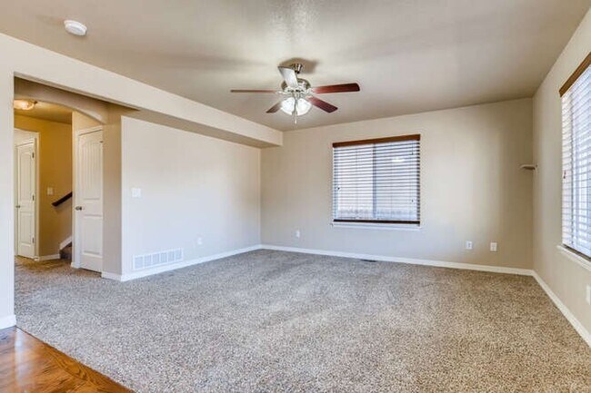 Building Photo - Evolve Real Estate: Available November 1 U...