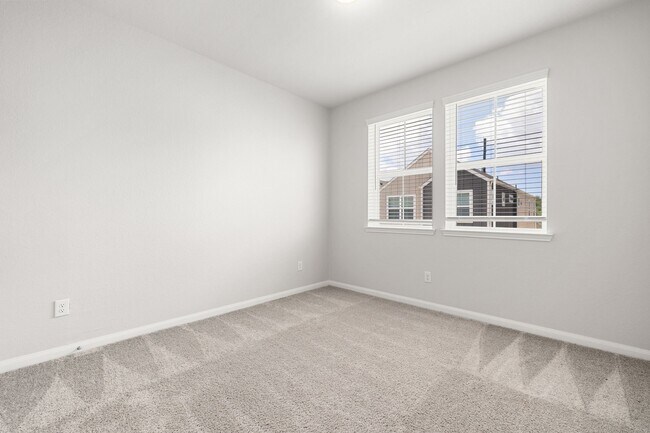 Building Photo - 9914 Brickhouse Dr