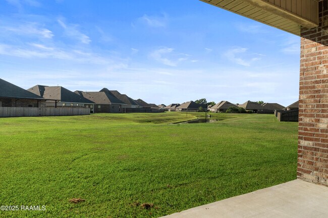 Building Photo - 120 Sugar Crest Dr