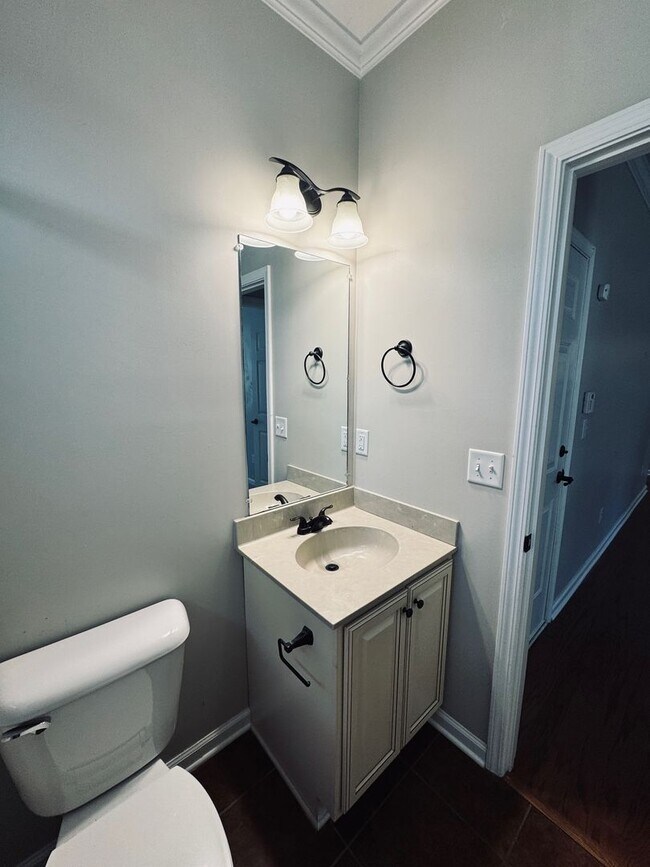 Building Photo - South AVL - Well Kept, Large Home with Garage