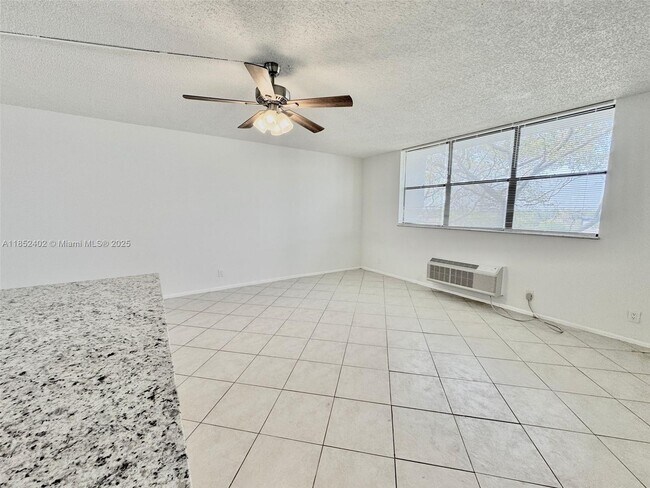 Building Photo - 2401 Riverside Dr