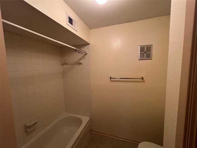 Building Photo - 14515 Wunderlich Dr