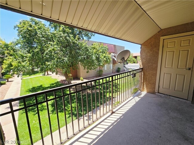 Building Photo - 5081 River Glen Dr