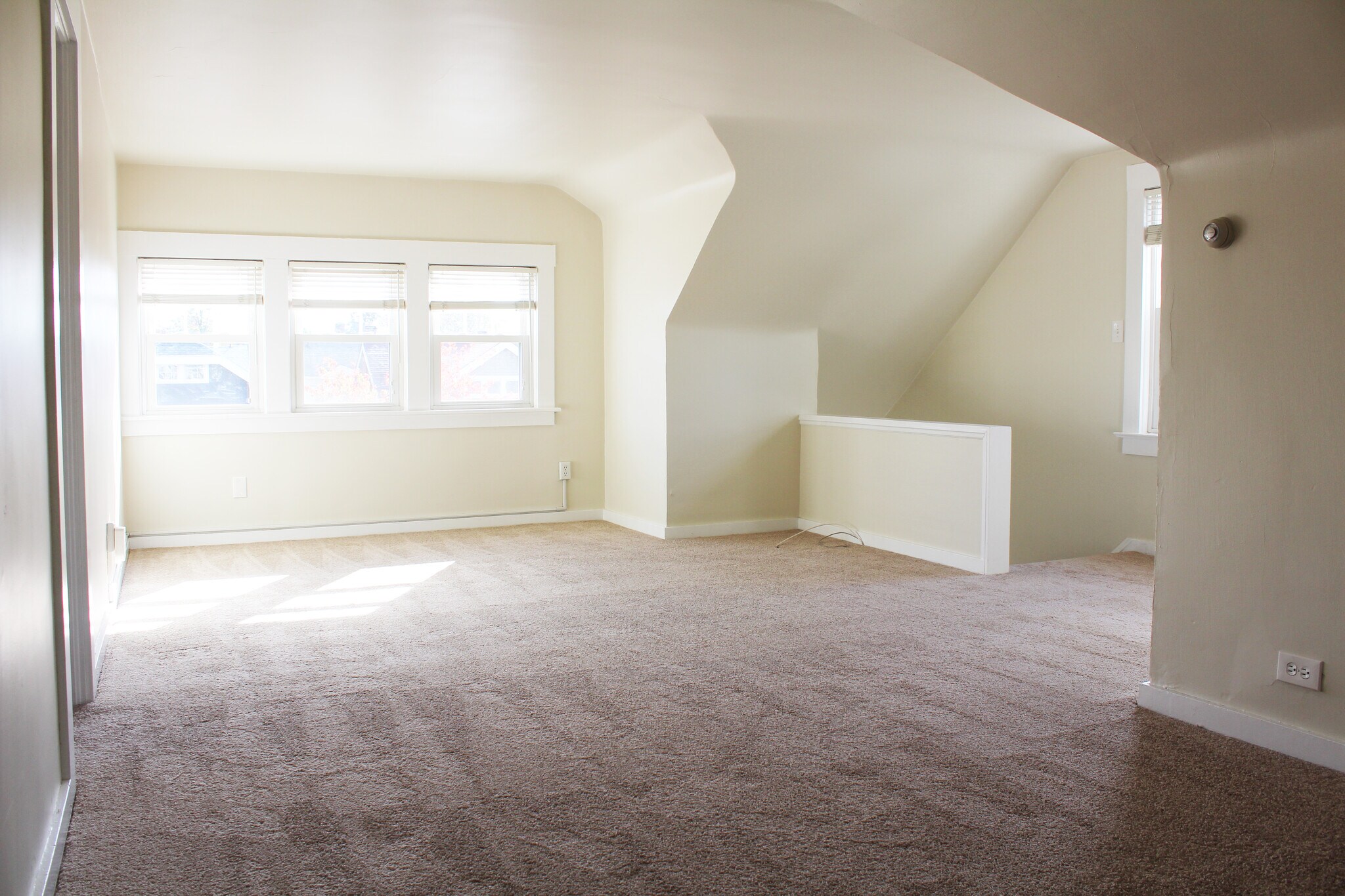 Living Room - 17606 Franklin Ave