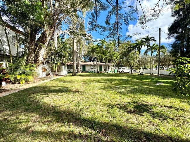 Building Photo - 715 NE 122nd St