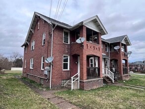 Building Photo - 614 Short St