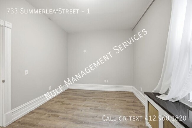 Building Photo - 733 Summerlea St