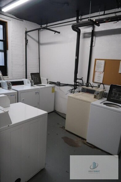 Building Photo - 5301 N Ashland Ave