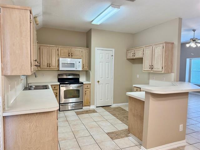 Building Photo - 2151 Arbor Creek Dr