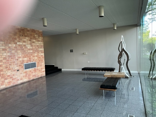 Building Photo - 2020 St Johns Ave